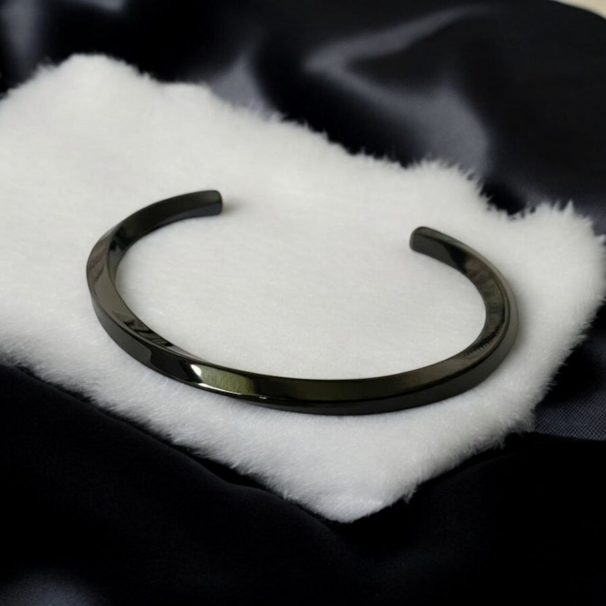 Black kada